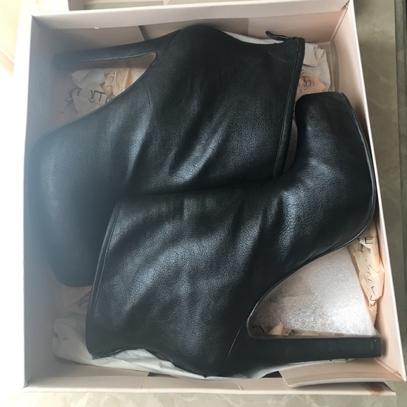 Black BCBGENERATION Bootie - Picture 3 of 8